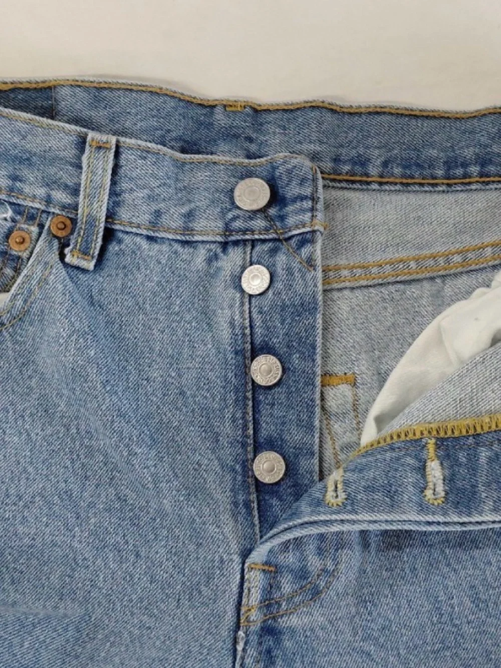 VINTAGE Levi's 501 Original Fit Men's Button Fly Straight Leg Blue Jeans